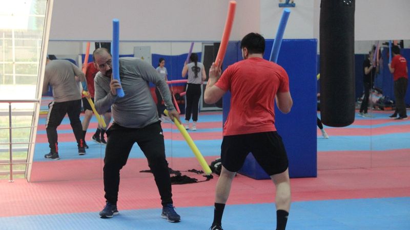 Kilo vermek amacıyla boksa başlayan gencin hedefi Milli Takım