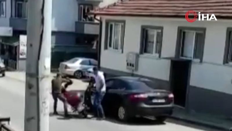 Sakarya'da küfredip tehdit ettiği sürücü araçtan inince kaçtı