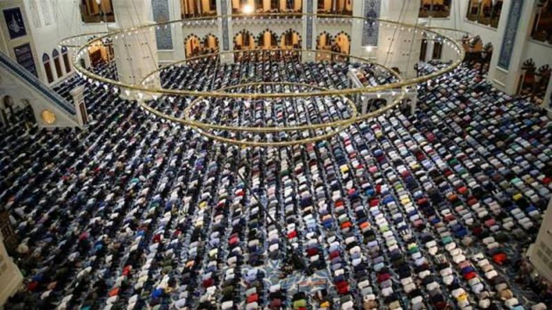 Bayram namazı kılınacak mı? Camilerde Ramazan Bayramı namazı hazırlığı..