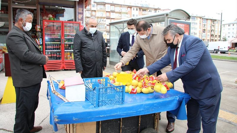 Sivas Valisi Salih Ayhan'dan örnek davranış
