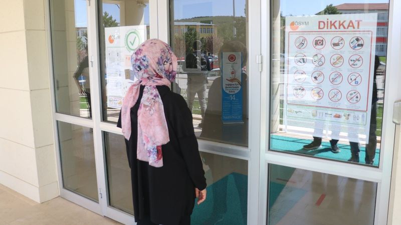 Sivas'ta kimliğini kaybeden aday, sınav salonuna son anda girdi