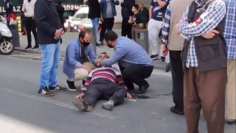 Sultangazi'de yolun karşısına geçen yayaya motosiklet çarptı