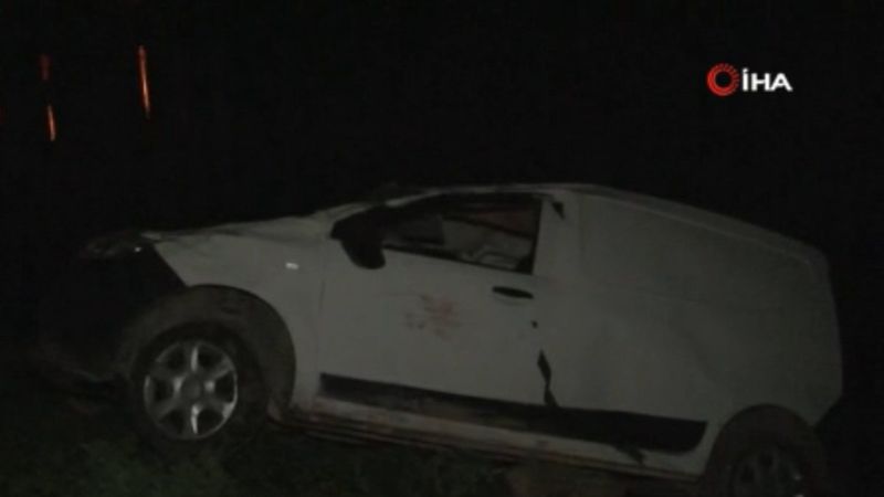 Başakşehir’de yolu göremeyen sürücü göle uçtu