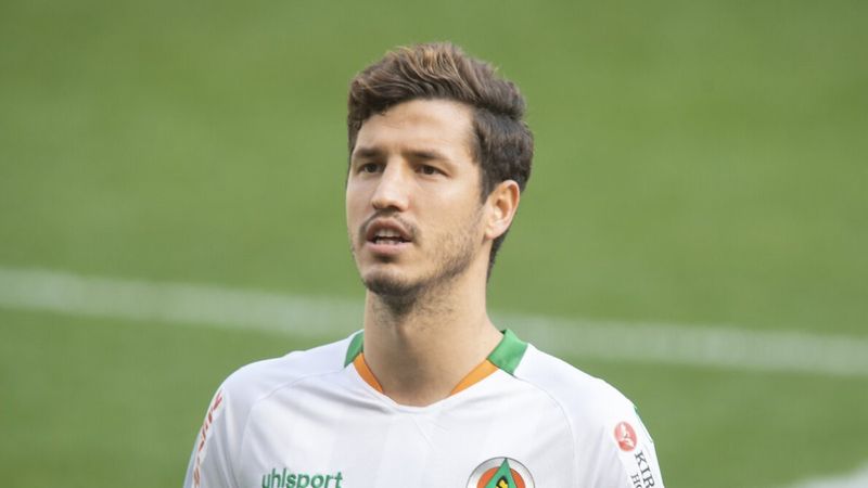 Salih Uçan, Beşiktaş ile anlaştı