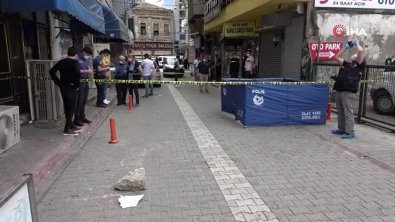 Adana’da 9 katlı iş hanının çatısından düşen kadın öldü