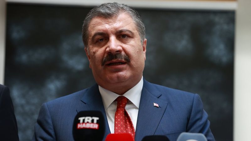 Fahrettin Koca: Test sayılarının düşmesi, vaka sayılarının düşmesinin sonucudur