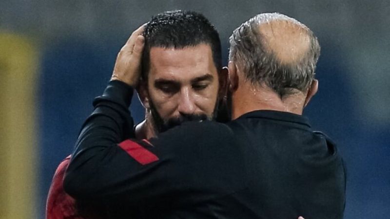 Arda Turan 3 maça ilk 11'de çıkmazsa gidebilir