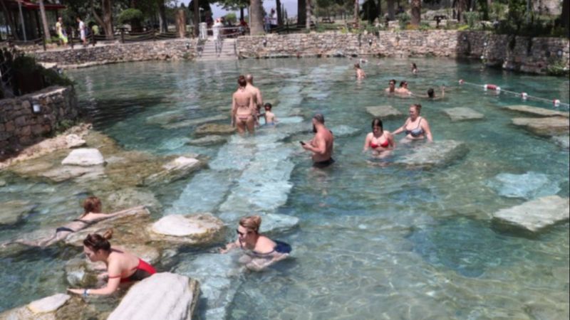 Pamukkale'ye turist akını