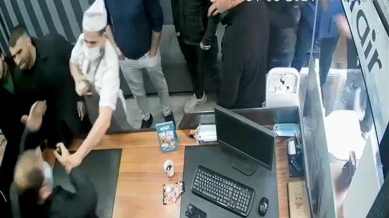 Beyoğlu'nda komşu esnafın iş yerini bastılar