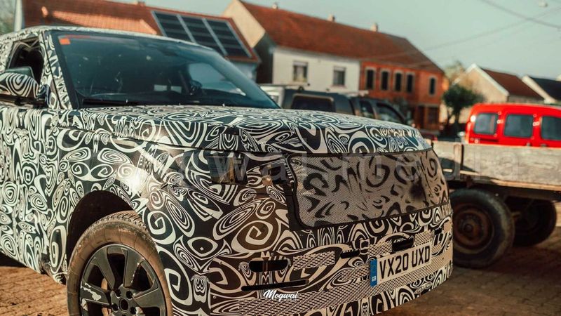 Yeni nesil Range Rover'dan yeni görüntüler geldi