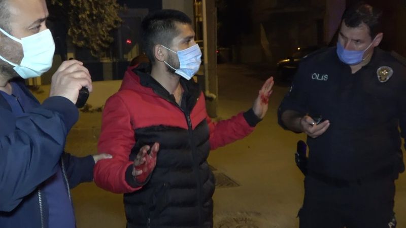 Denizli'de çocukluk arkadaşını öldüresiye bıçaklayıp izledi