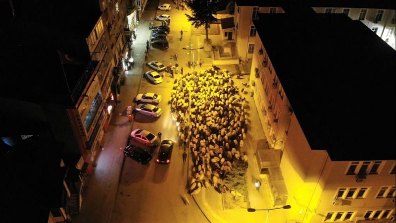 Tokat'ta yüzlerce koyun şehir merkezinden geçti