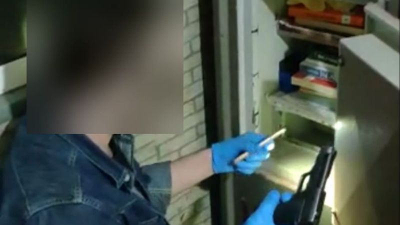 Eyüpsultan'da ruhsatsız silah satan şüphelilere operasyon