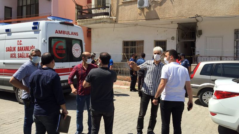 Mersin'de tartıştığı eşini bıçaklayarak öldürdü