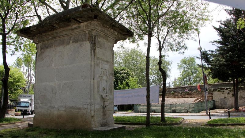 Beyoğlu'ndaki 200 yıllık su sarnıcı gün yüzüne çıkarılıyor