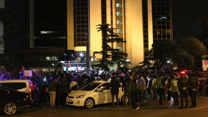 İHH'dan, İsrail Konsolosluğu önünde protesto