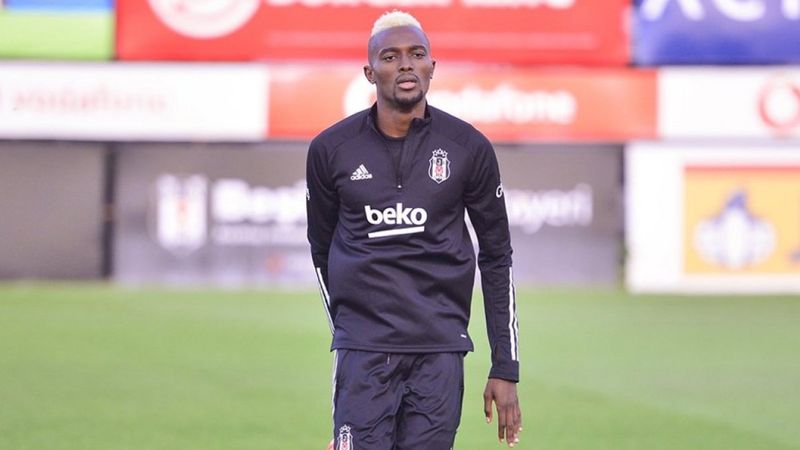 Beşiktaş’a Mensah’tan kötü haber