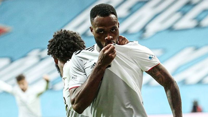 Tottenham ve West Ham, Cyle Larin'i listesine aldı