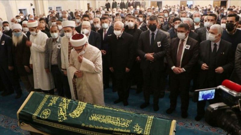 Kemal Kılıçdaroğlu, Cemil Erhan'ın cenaze törenine katıldı