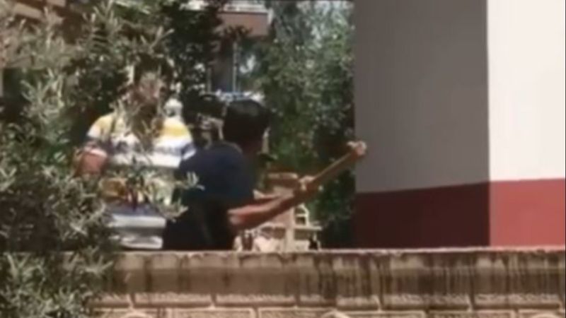 Antalya’da ev sahibi kiracısı ile tartıştı, sopayla saldırdı