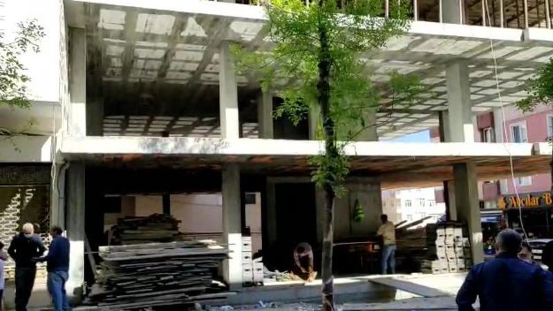 İstanbul'da asansör boşluğuna düşen adam yaralı kurtuldu