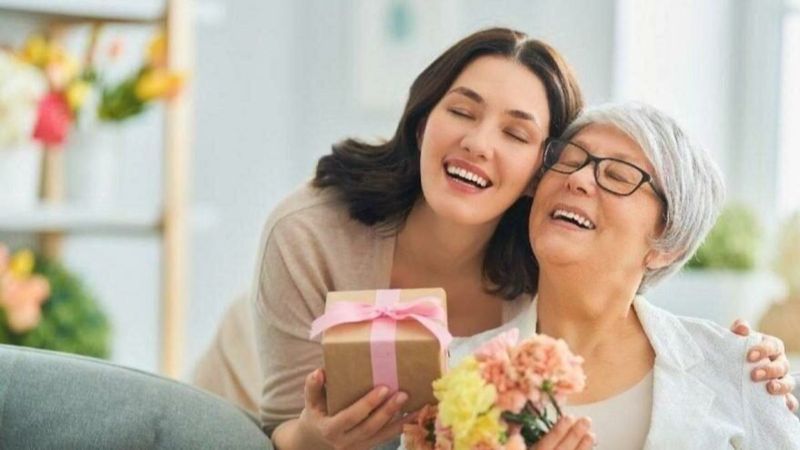 Kutlama mesajları: Eşe, ablaya, teyzeye, halaya Anneler Günü mesajları 2021