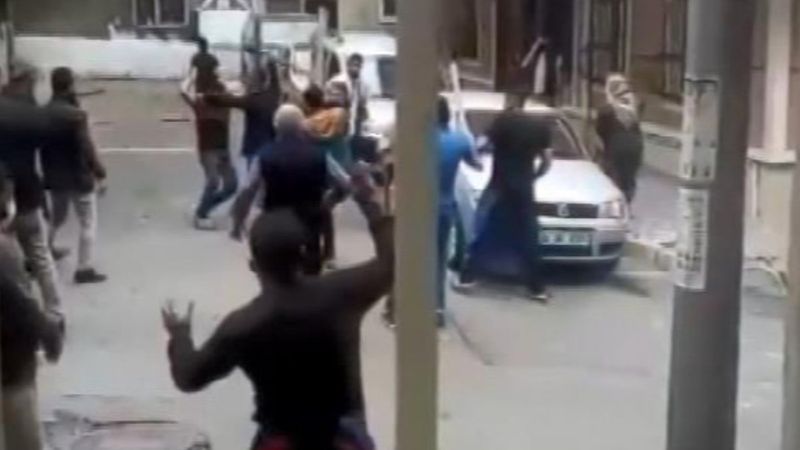 Bağcılar'da taşlı sopalı kavga