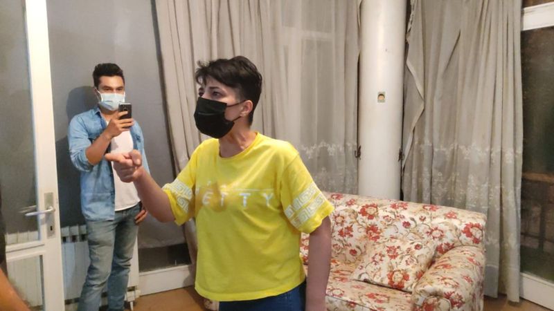 Denizli'de kumarhane işletmecisi kadın polislere isyan etti