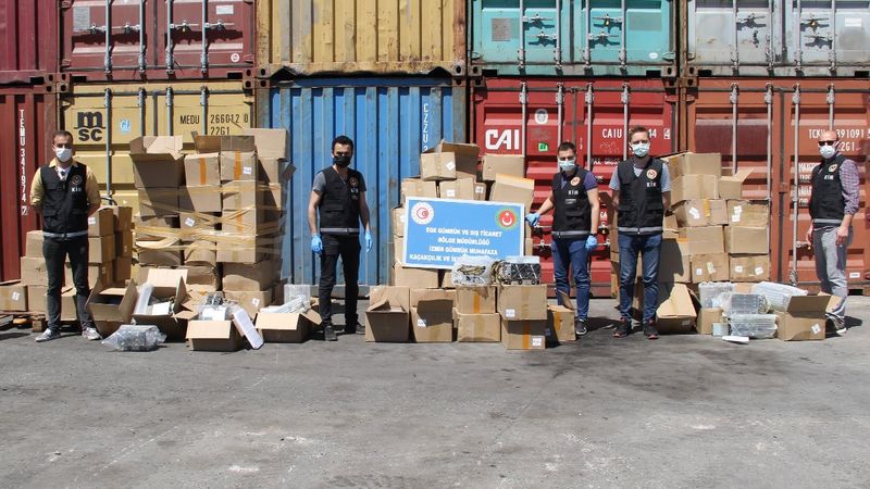 İzmir'de 5 milyon TL değerinde kripto para üretim makinesi ele geçirildi