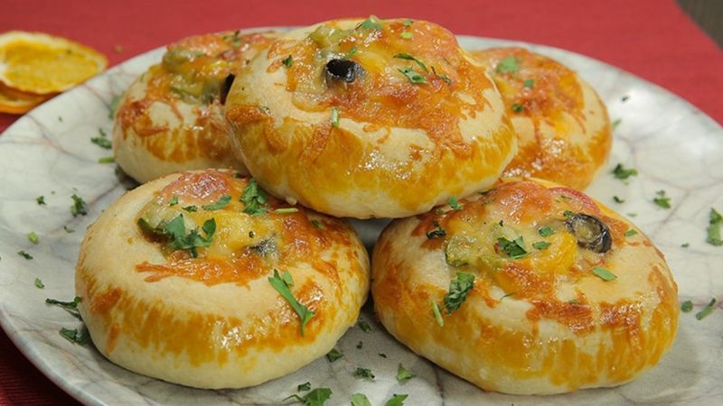 Sahurda çayla: Mini pizza
