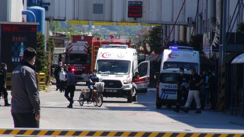 Kocaeli’de lastik fabrikasında yangın