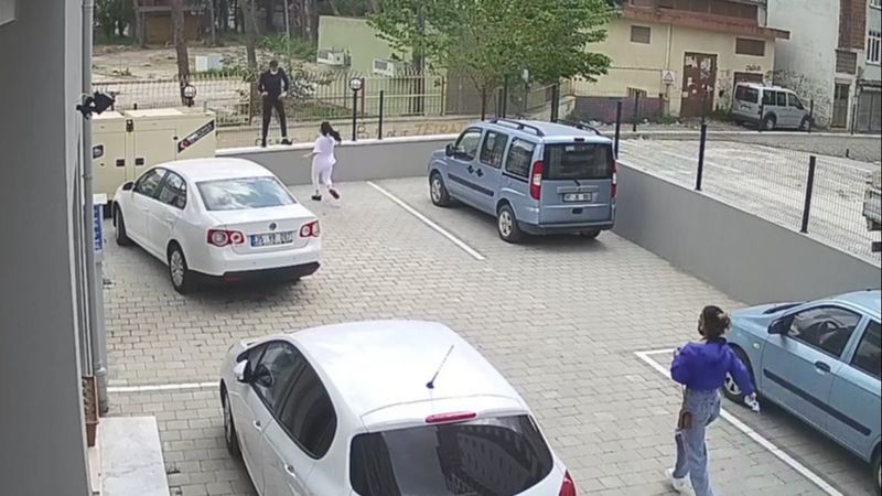 Adana'da kız kardeşlerin cep telefonunu gasbetti