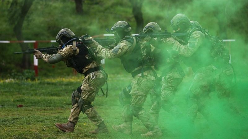 Türk amfibi deniz piyadelerinin zorlu eğitimleri