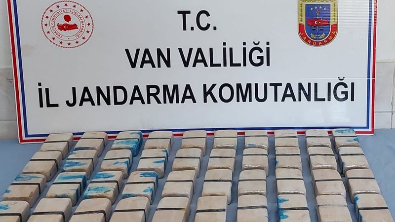 İran sınırına 21 kilo eroin ele geçirildi