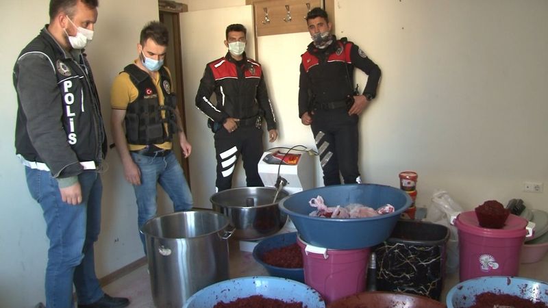 İstanbul'da yapılan operasyonlarda 485 kilo kaçak tütün ele geçirildi