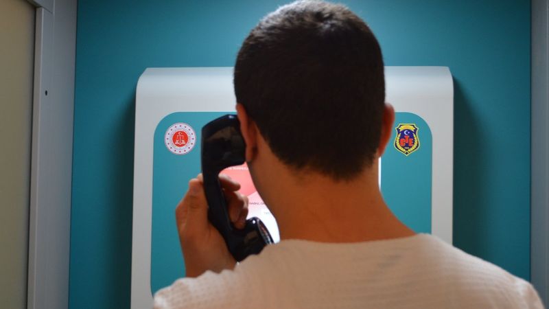 Tutuklu ve hükümlüler bayramda aileleri ile görüntülü görüşecek