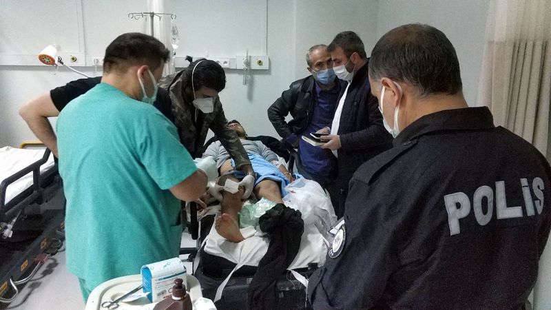 Samsun'da çatıya ateş etmek için çıktı, ayağından vuruldu