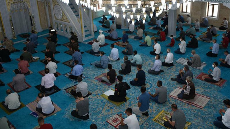 14 Mayıs cuma namazı saati: Bugün camilerde cuma namazı kılınacak mı?