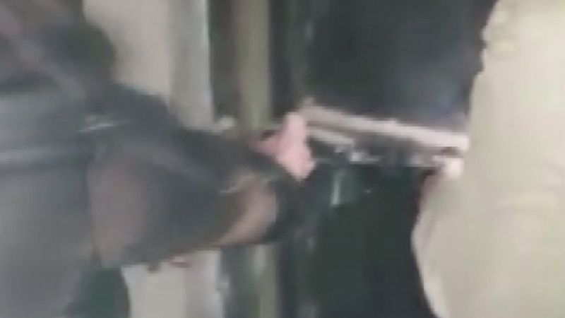 Şişli'de kahvehane baskını: Çatıya saklandılar