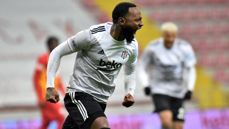 N'Koudou'dan Arda Turan'a ev göndermesi