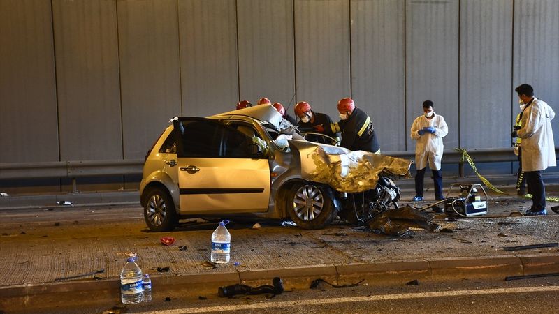 Konya'da otomobil tırla çarpıştı: 1 ölü, 4 yaralı