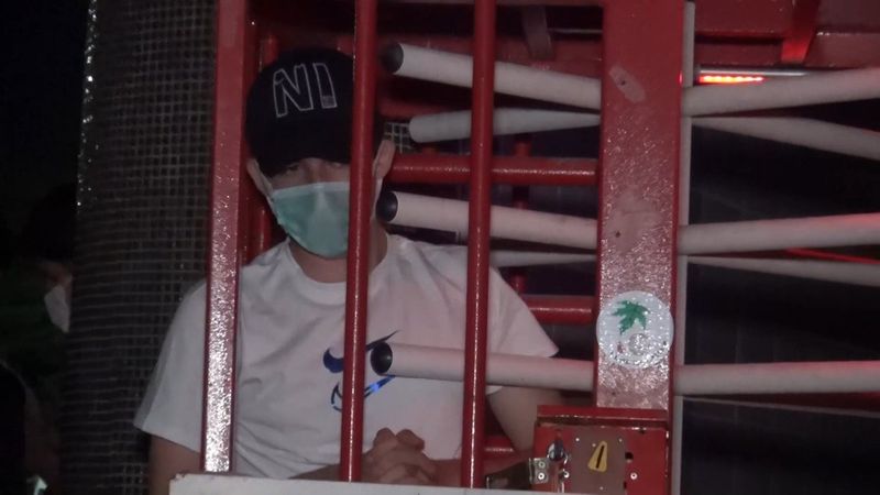 Bursa’da, tuvaletin turnikeli kapısında mahsur kaldı