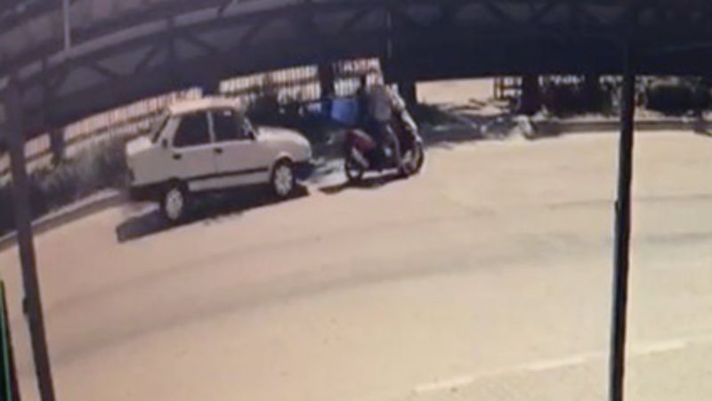 Antalya'da dedeyle torunun yaralandığı kaza