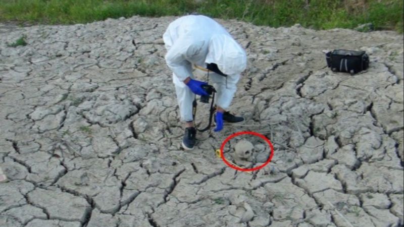 Antalya'da kanala dökülen balçıktan kafatası çıktı