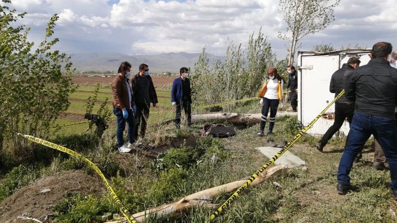 Erzurum'da namaz kılarken kanala düşüp öldü