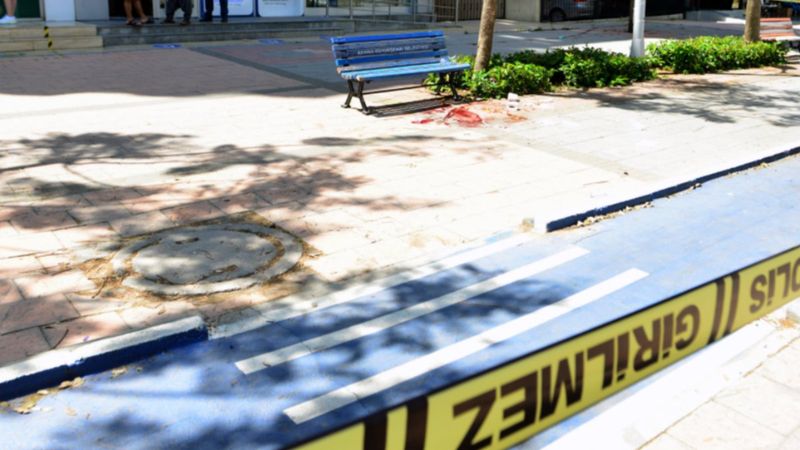 Adana'da yolda yürürken silahlı saldırıya uğradı