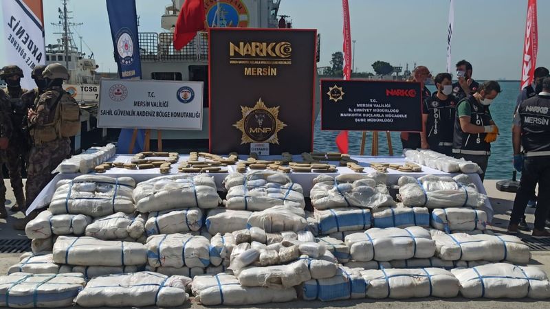 Suriye açıklarında ele geçirilen 1,5 ton uyuşturucu