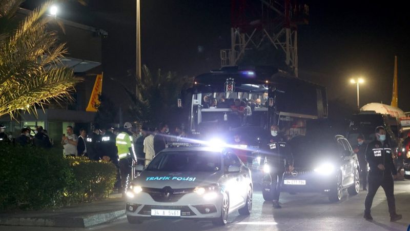 İki kupalı Beşiktaş İstanbul'a döndü