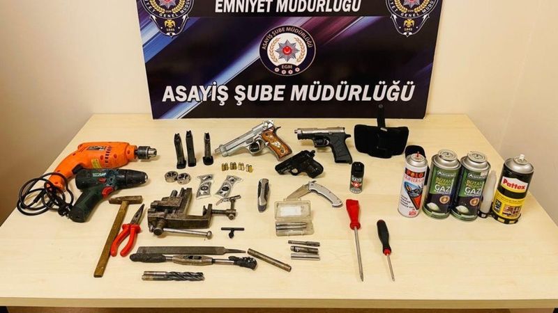 Bilecik’te şüpheli şahsın üzerinden çok sayıda silah çıktı