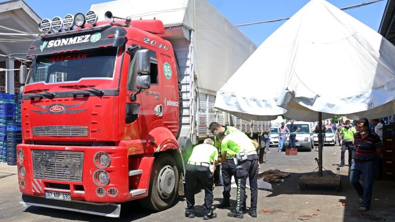 Antalya’da kamyon çarpan 4 yaşındaki çocuk hayatını kaybetti